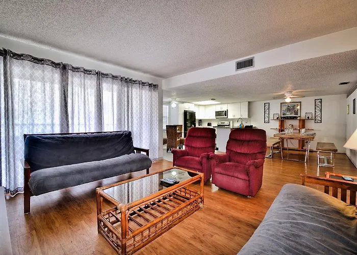 Sea Club 43 Charming Community Apartment *