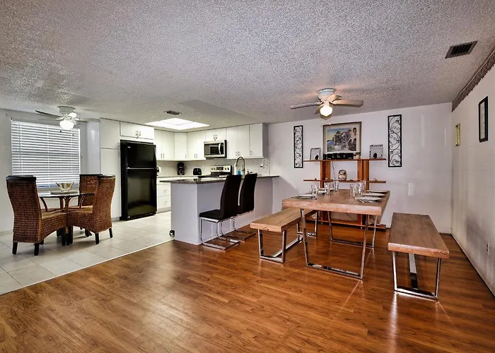Sea Club 43 Charming Community Apartment